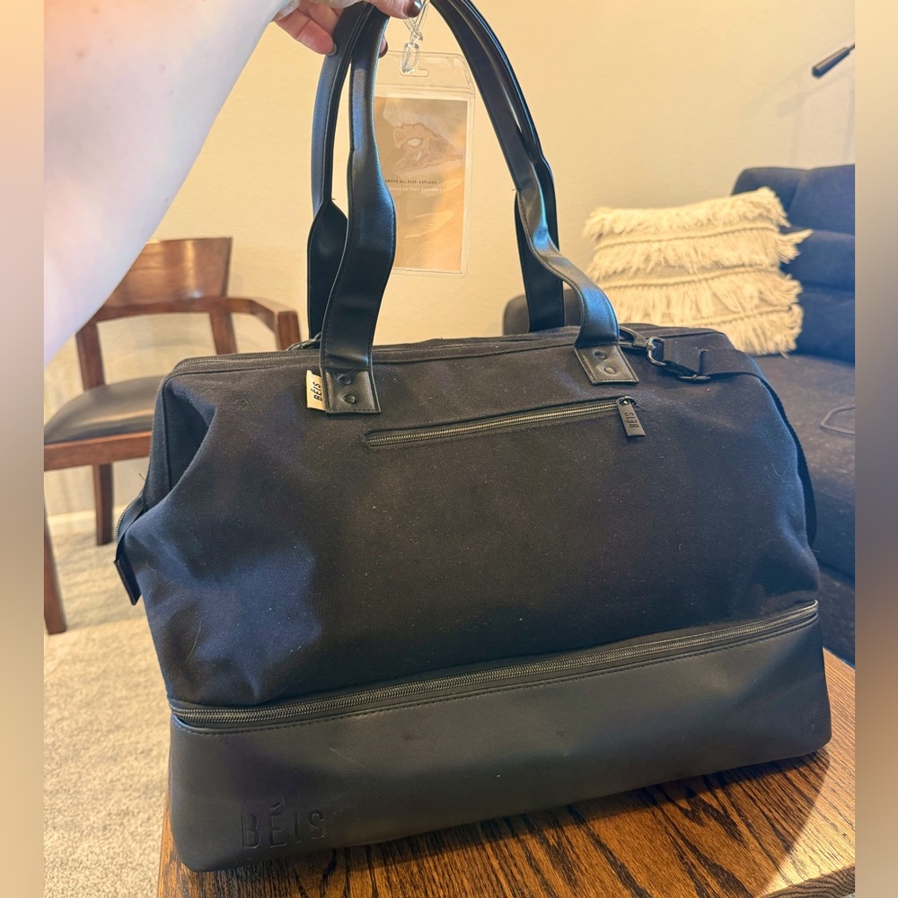 Large Beis Weekender bag